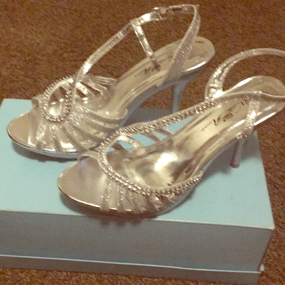 Wild Rise Shoes